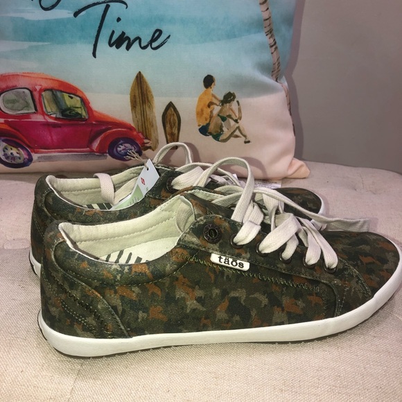 Taos NWOB! Star Desert Dark Camo Print Sneakers - Picture 4 of 10